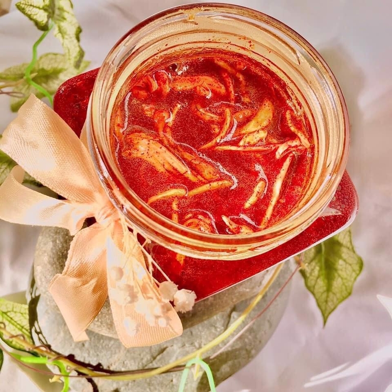 Dùng nhụy hoa nghệ tây ngâm cùng đông trùng hạ thảo và mật ong hỗ trợ sinh lý rất tốt