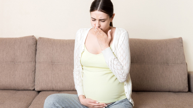 Cùi dừa với vị thanh mát giúp kích thích vị giác, tăng cảm giác ngon miệng và giảm buồn nôn khi ốm nghén