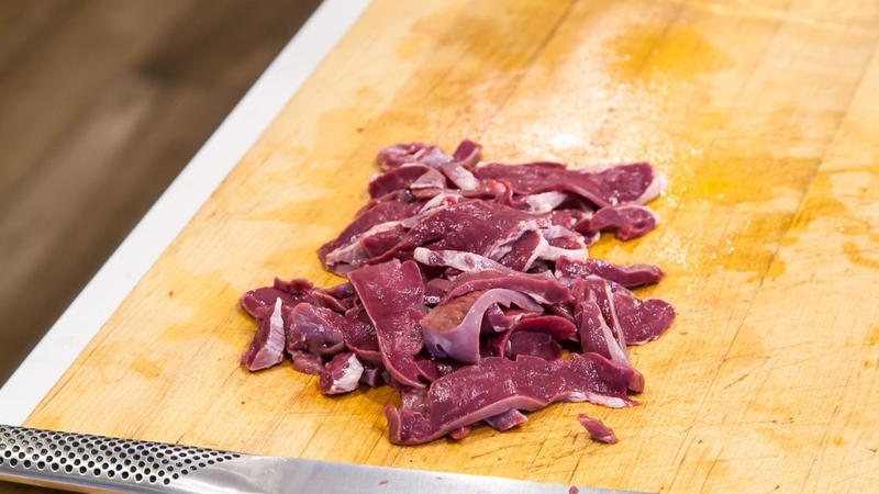 Bà bầu 3 tháng ăn quá nhiều tim heo cũng không tốt cho sức khỏe