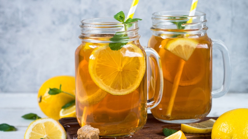 Một số trà chanh đóng sẵn chứa nhiều đường, hương liệu hoặc chất bảo quản, không tốt cho thai kỳ