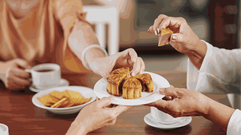 Mẹ bầu không nên ăn bánh Trung thu quá nhiều thay thế cho bữa chính