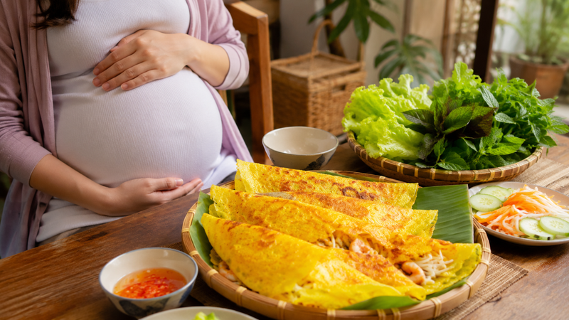 Bầu ăn bánh xèo được không? Đây là thắc mắc của nhiều người