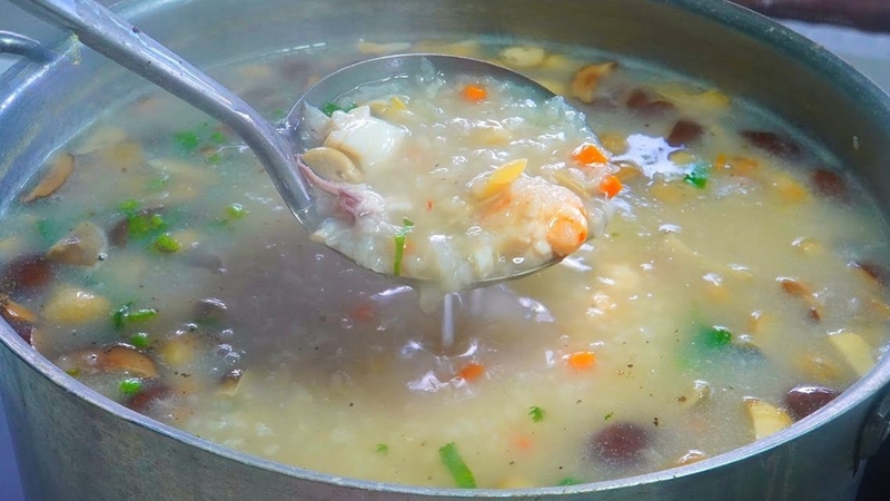 Kết hợp nguyên liệu đa dạng để có món cháo giàu dinh dưỡng