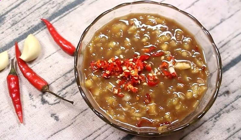 Bầu ăn mắm nêm được không? Những lợi ích và tác hại khi mẹ bầu ăn mắm nêm 1