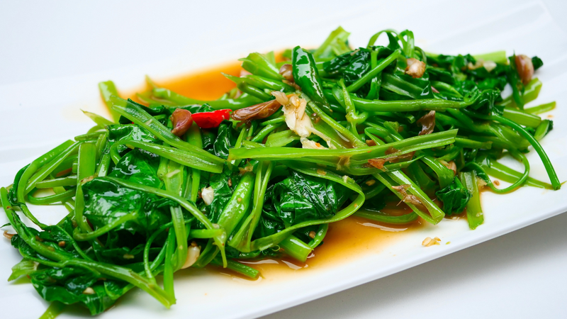Bà bầu ăn rau muống hợp lý giúp nâng cao hệ miễn dịch