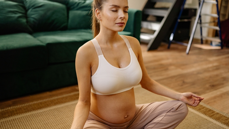 Khi chọn áo lót bà bầu, nên ưu tiên sự thoải mái, khả năng co giãn và chất liệu an toàn