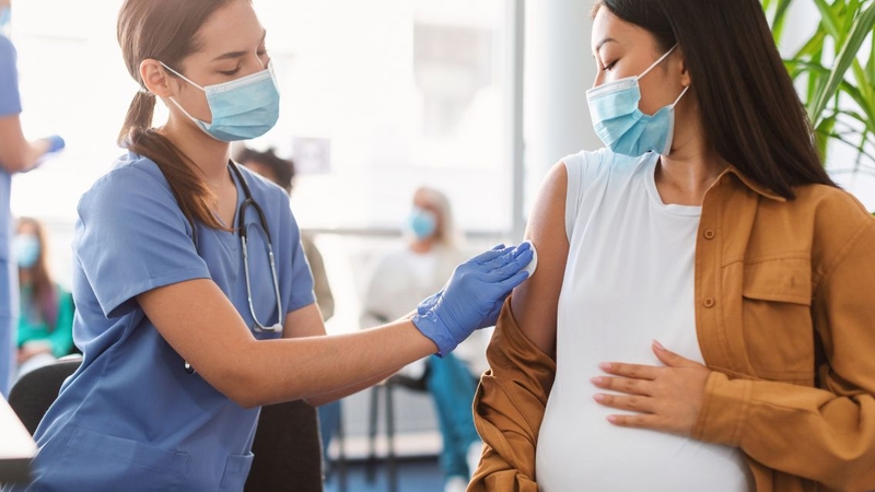 Tiêm phòng cúm giúp giảm nguy cơ biến chứng do cúm ở phụ nữ mang thai