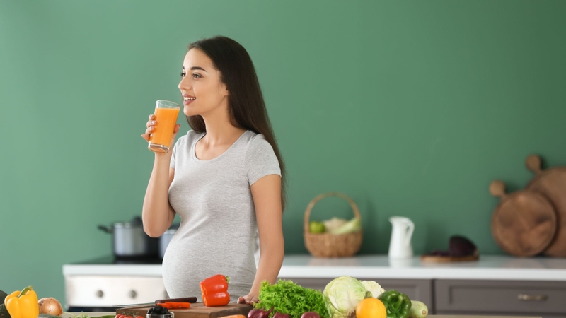 Bà bầu nên ưu tiên các loại đồ uống giàu dinh dưỡng, ít đường và không chứa chất kích thích