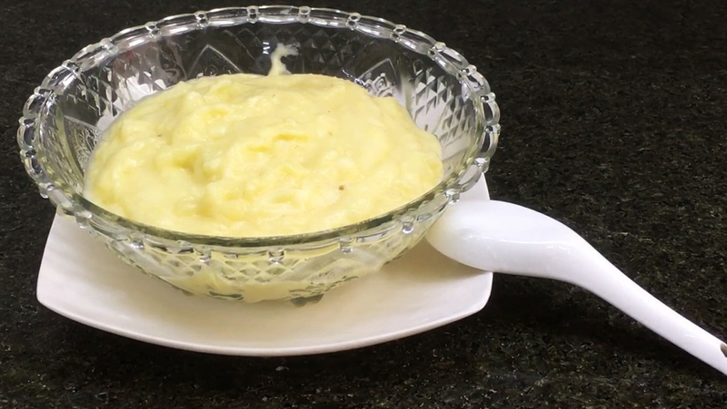 Bé 10 tháng ăn cơm được chưa và cần lưu ý gì? 3