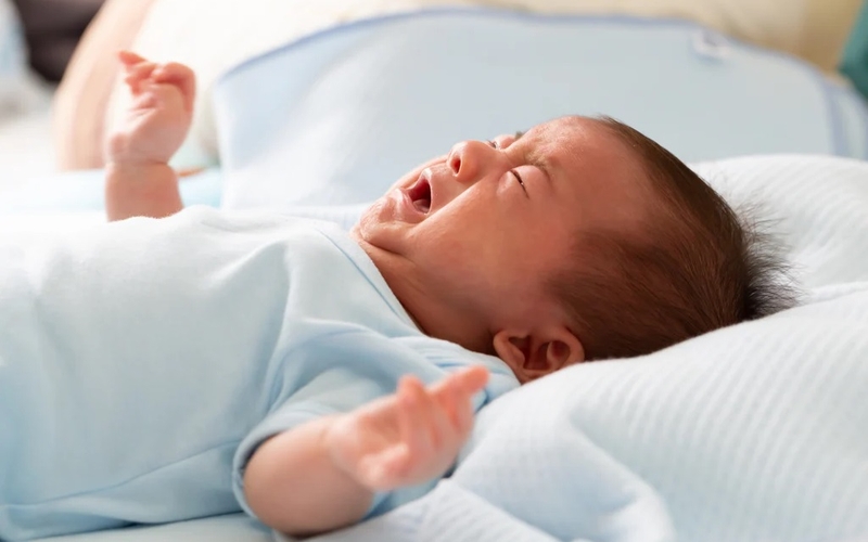 Bé 10 tháng bị táo bón phải làm sao 2