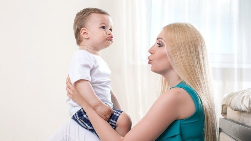 be-15-thang-chua-biet-noi-co-phai-bat-thuong-khong 2.jpg