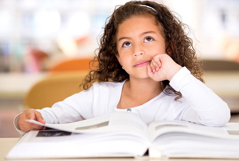 Bé 3 tuổi không tập trung có các biểu hiện gì? Mẹo cải thiện dành cho bố mẹ 1