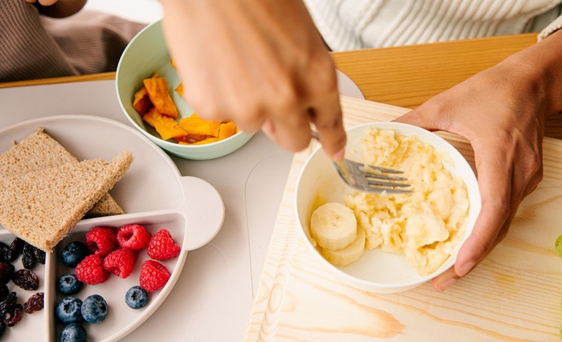 Bé 6 tháng ăn dặm như thế nào? Hướng dẫn A - Z 2