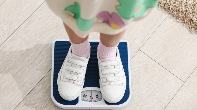 Bé gái 2 tuổi nặng bao nhiêu kg là đạt chuẩn?