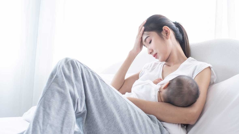 Bé lười bú do đâu và làm thế nào để khắc phục? 1