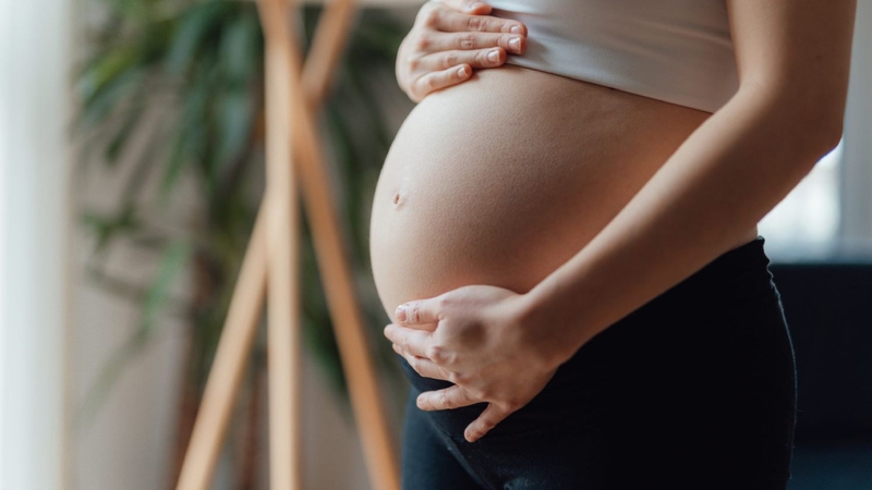 Bệnh cường giáp ở phụ nữ có nguy hiểm không? Các triệu chứng 2