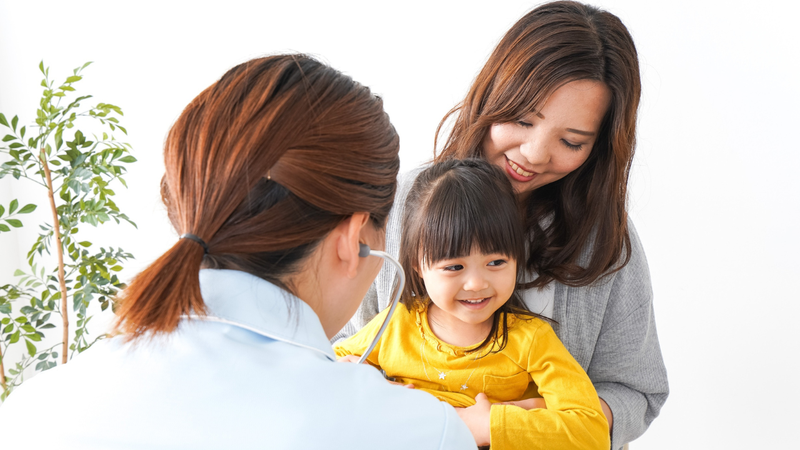 Thăm khám sớm khi có xuất hiện các nốt sưng đỏ, mụn mủ hoặc ngứa kéo dài trên da