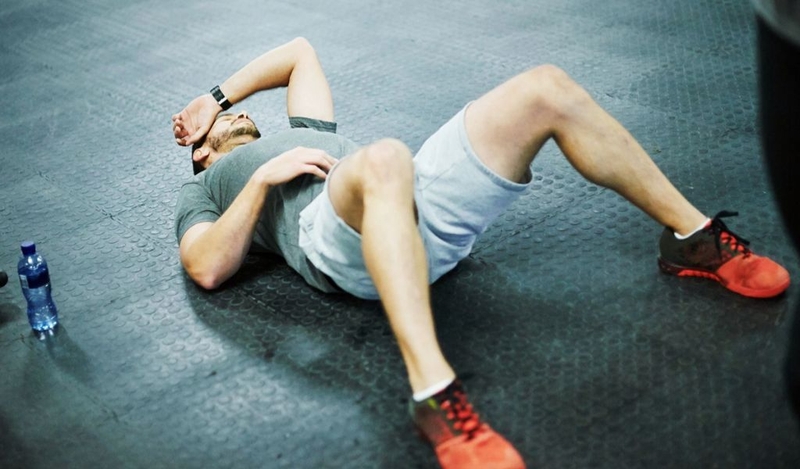 Bệnh đau nhức xương khớp ở người trẻ là do đâu? Cách điều trị? 1