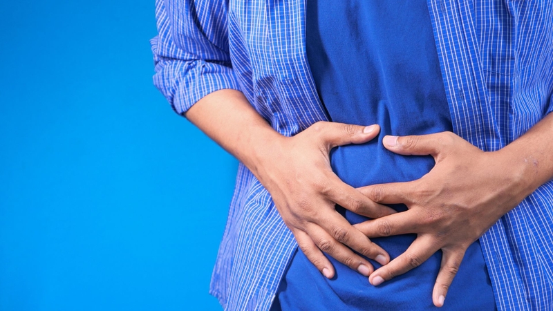 Đau bụng là triệu chứng điển hình của các bệnh lý về đường ruột