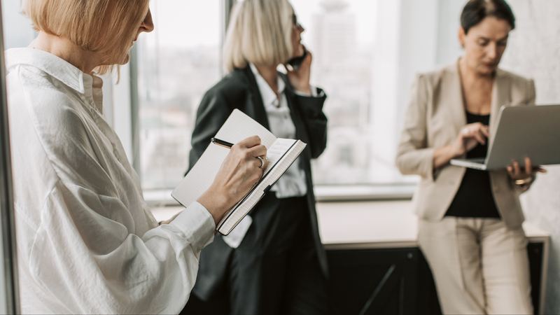 Hạn chế đứng làm việc trong thời gian dài