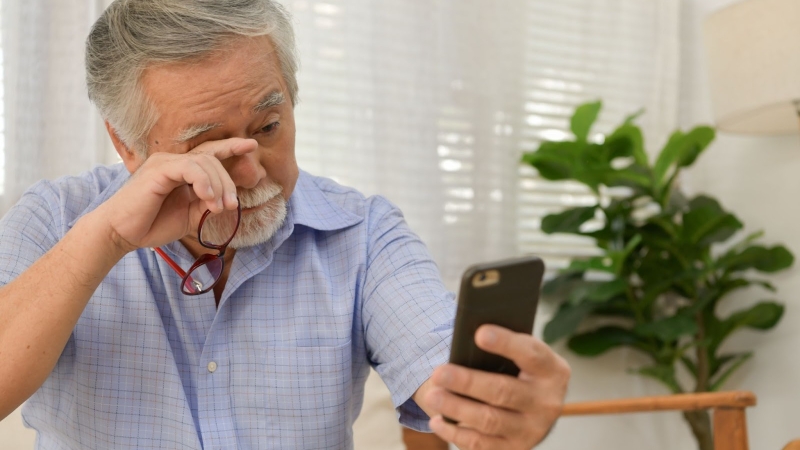 benh-ly-cuom-nuoc-o-nguoi-gia-1