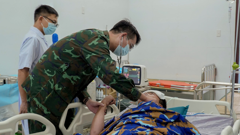 Bệnh nhân có biểu hiện tổn thương thần kinh trung ương