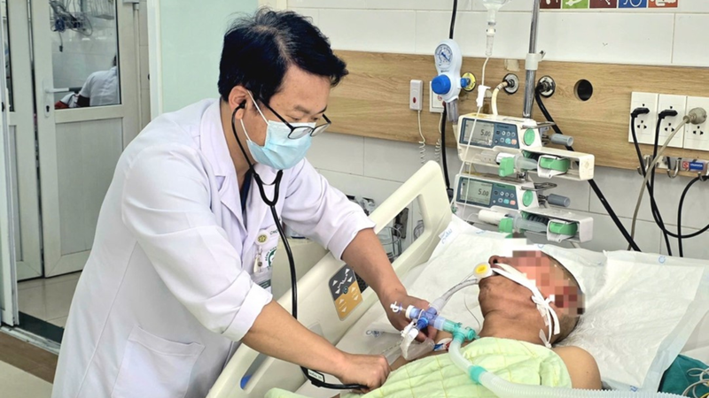 Bệnh nhân phải đặt nội khí quản cấp cứu ngay khi nhập viện