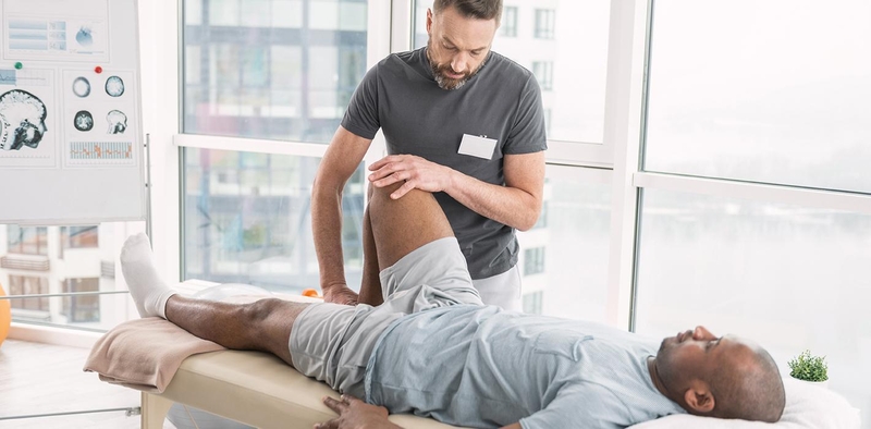 Bệnh nhân tràn dịch khớp gối uống thuốc gì? 3