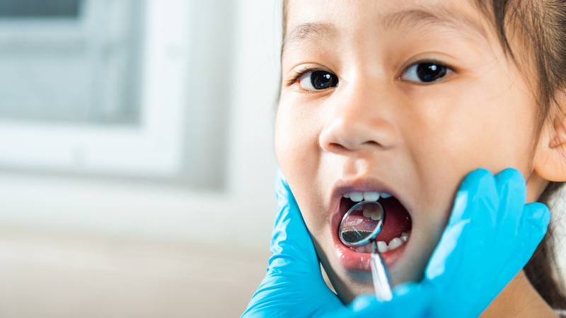 Học sinh cần được kiểm tra răng miệng định kỳ