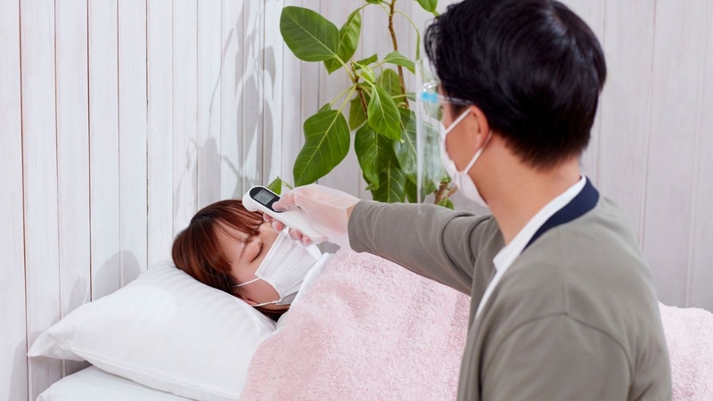 Sốt xuất huyết không lây qua không khí hay tiếp xúc trực tiếp giữa người với người