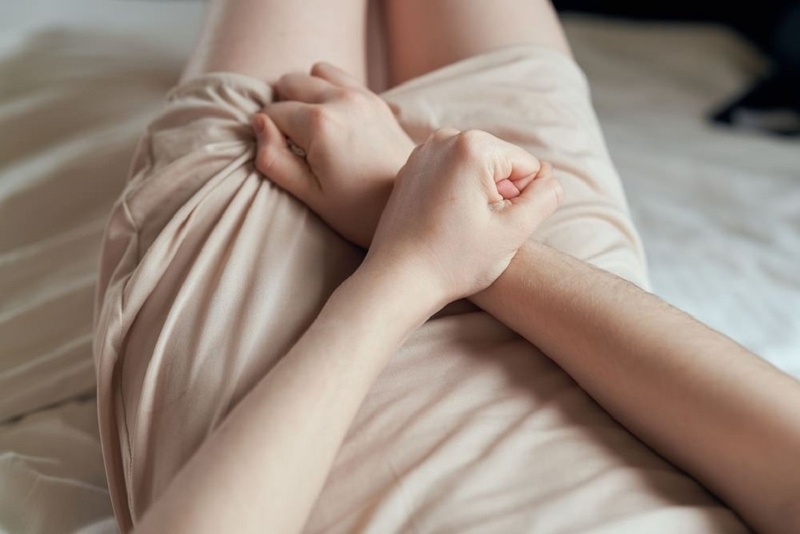 Người bị sùi mào gà có quan hệ được không?