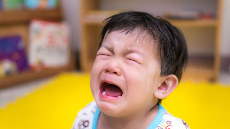 Phụ huynh nên theo dõi sát các dấu hiệu bất thường để đưa trẻ đi khám kịp thời