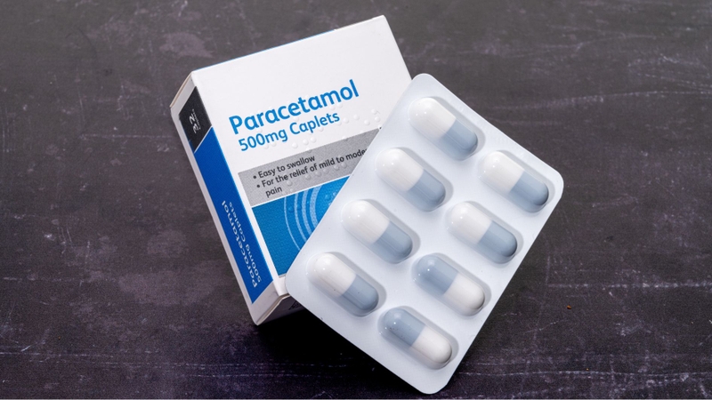 Paracetamol được dùng để hạ sốt và giảm đau cho người mắc thủy đậu