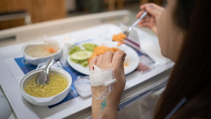 Bệnh viêm tụy cấp nên ăn gì? Hướng dẫn chế độ dinh dưỡng phù hợp cho người bệnh 1