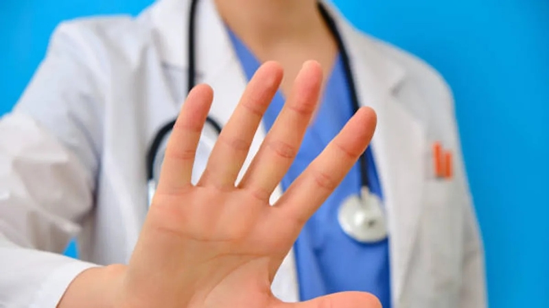 Bệnh viện làm việc đến mấy giờ? 3