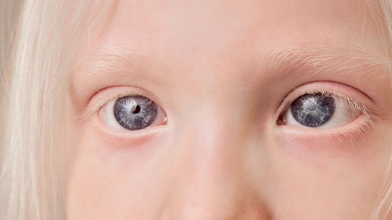 Việc khám mắt định kỳ giúp phát hiện sớm các vấn đề thị lực và điều chỉnh phương pháp điều trị kịp thời