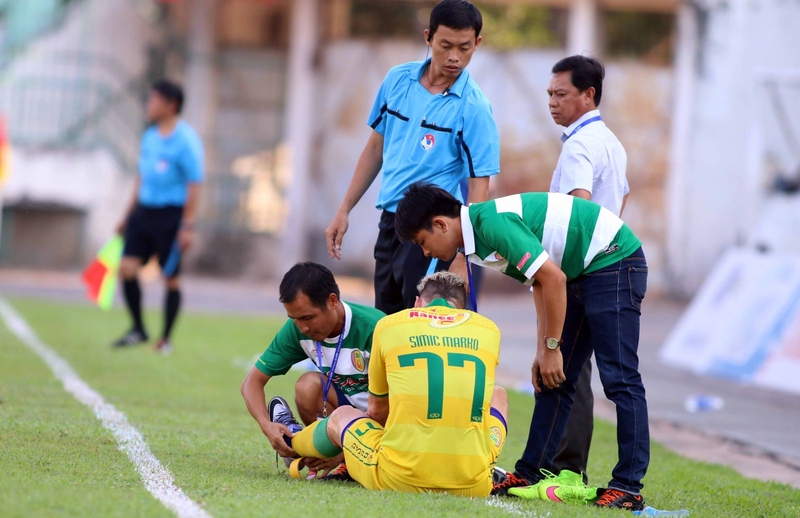 Bị bong gân bàn chân không nên ăn gì để nhanh khỏi