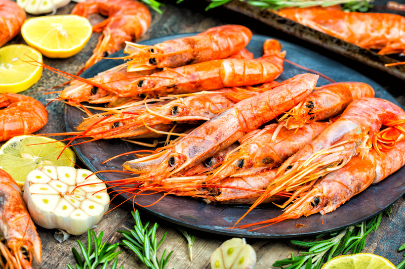 Bị covid ăn tôm được không? 2