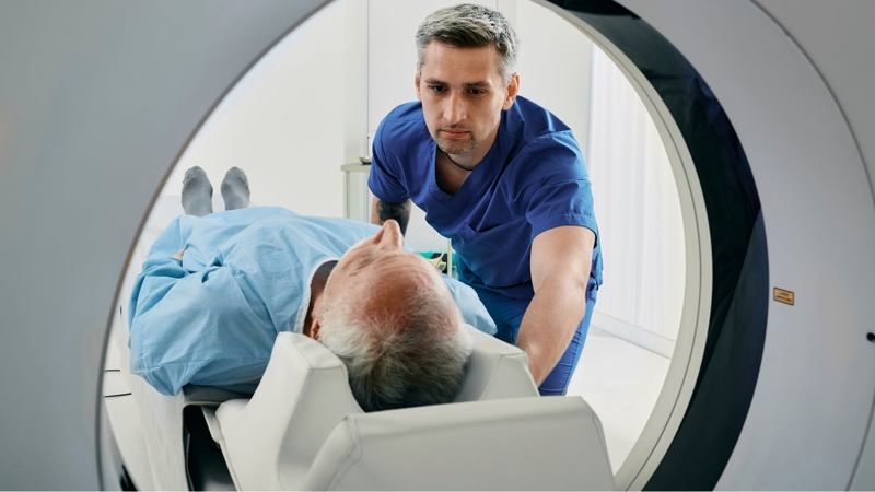 Bác sĩ chỉ định thực hiện một số xét nghiệm hỗ trợ chẩn đoán