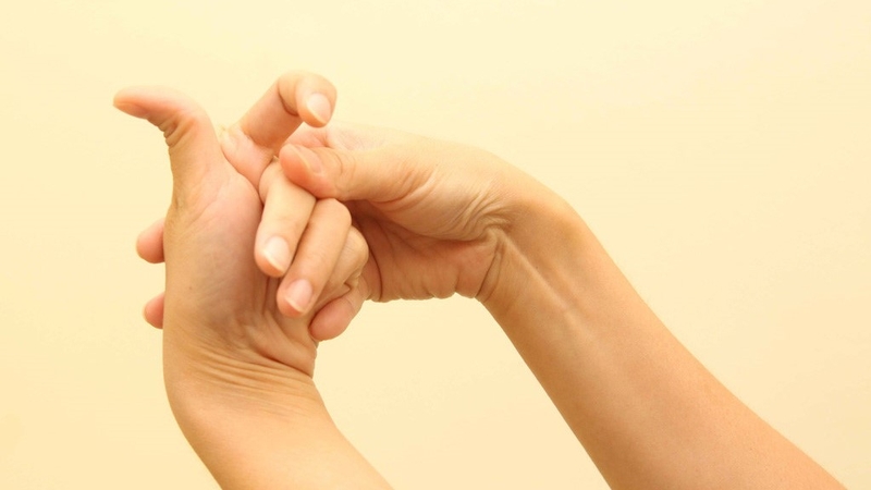 Bị đau khớp ngón tay uống thuốc gì nhanh khỏi? 3