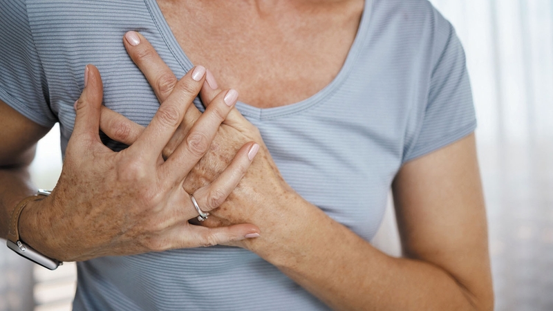 Bị đau ngực bên phải ở nữ có sao không? 4