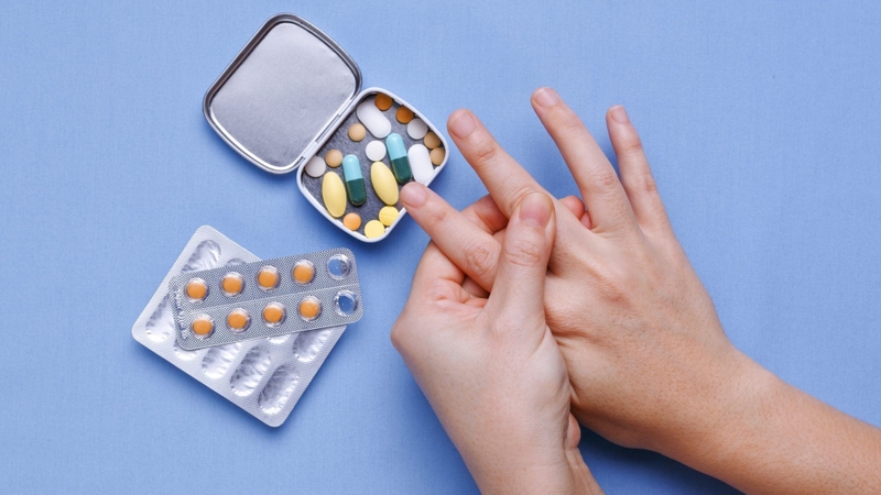 Bị Gout uống thuốc gì? Top 4 nhóm thuốc điều trị bệnh Gout phổ biến hiện nay 2