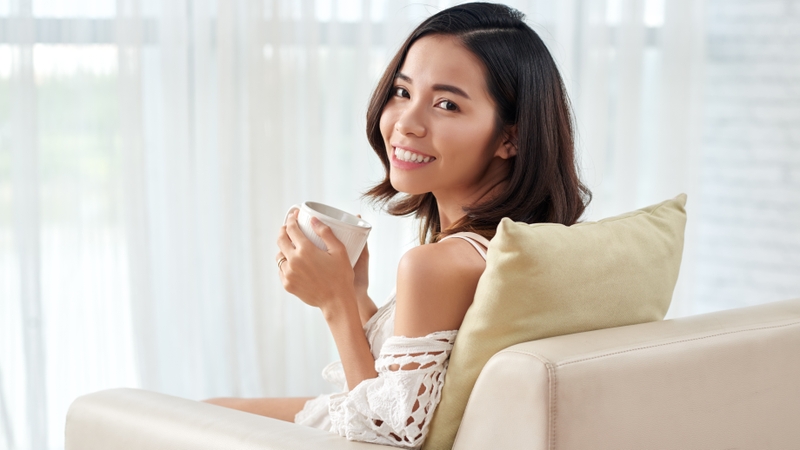 Người bệnh nên uống nhiều nước hoặc trà ấm để làm dịu cơn ho