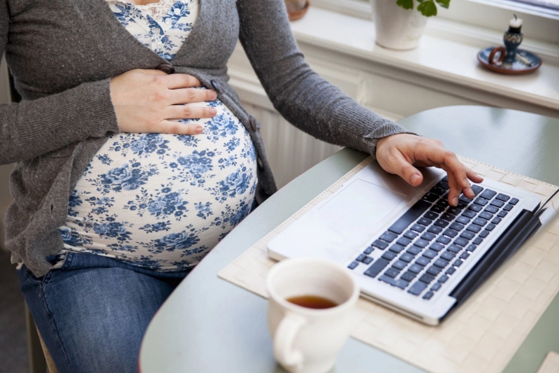 Bị khô mắt khi mang thai phải làm sao cải thiện