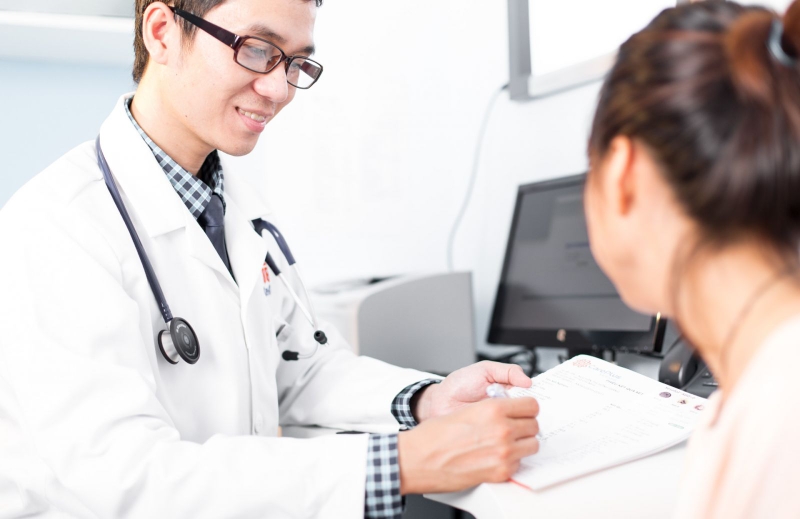 Bị loạn thị 0.75 độ có nên đeo kính?