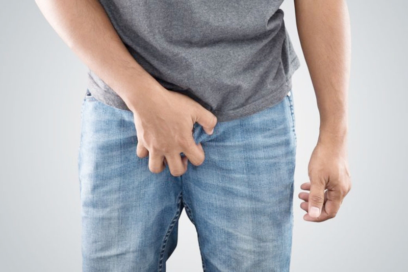 Bị ngứa và nổi mẩn đỏ ở vùng kín nam là bệnh gì?