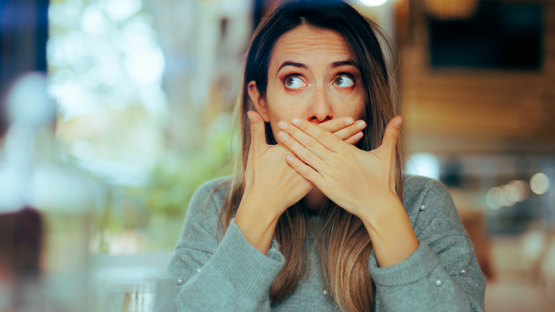 Thay đổi hormone và áp lực từ tử cung có thể khiến mẹ bầu ợ hơi nhiều hơn