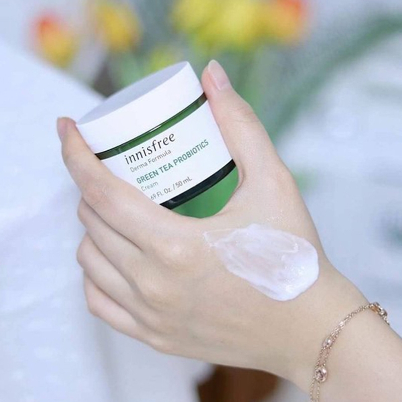 Bí quyết chọn kem dưỡng ẩm mùa hè cho da hỗn hợp2