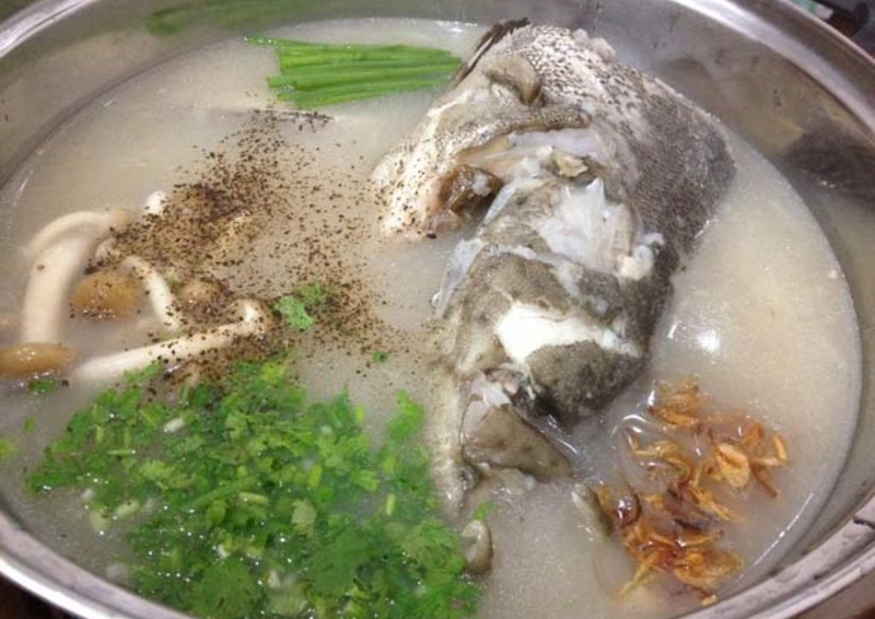 Bí quyết giúp mẹ nấu cháo cá tầm cho bé ăn dặm thơm ngọt không tanh3