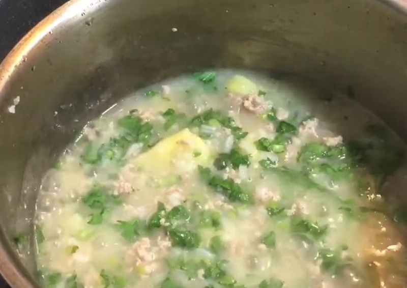 Bí quyết nấu cháo thịt dê cho bé ăn dặm không bị hôi3